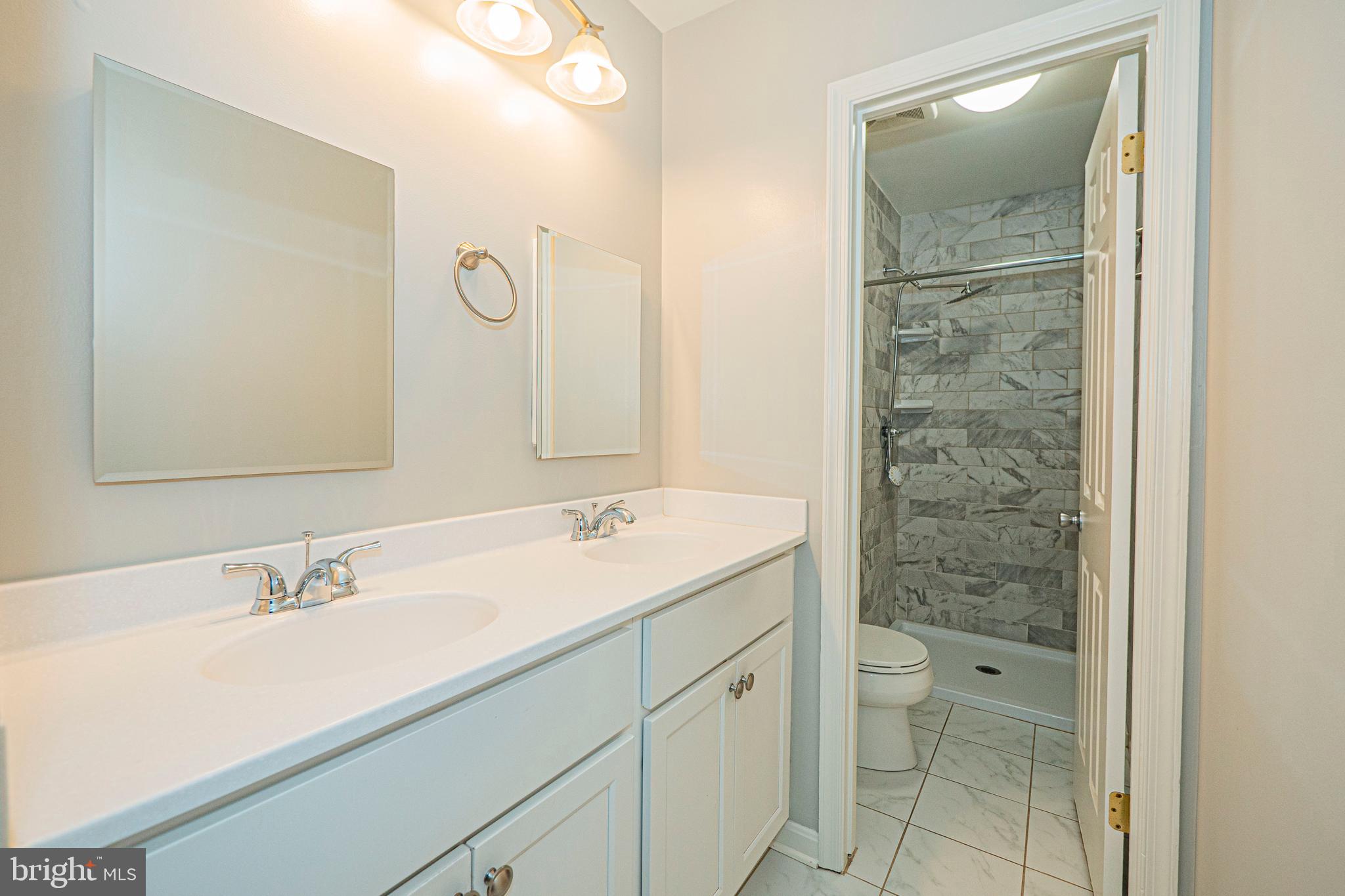 WOODLAND HILLS - Residential