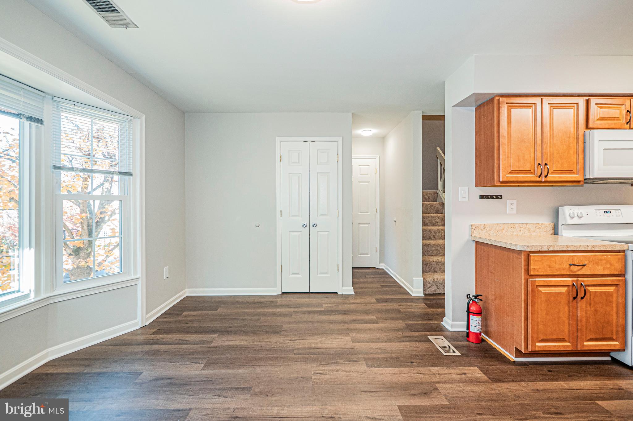 WOODLAND HILLS - Residential