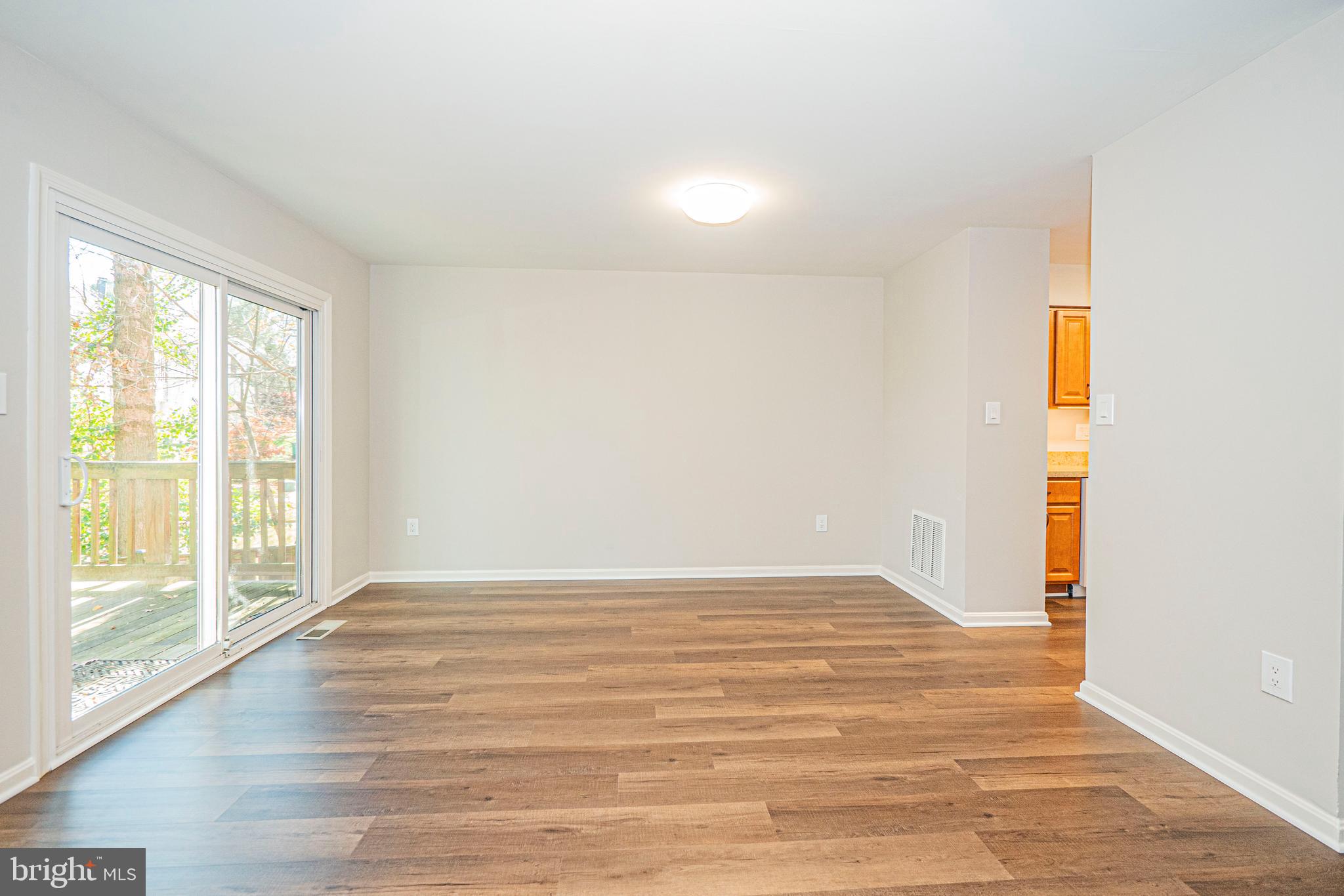 WOODLAND HILLS - Residential