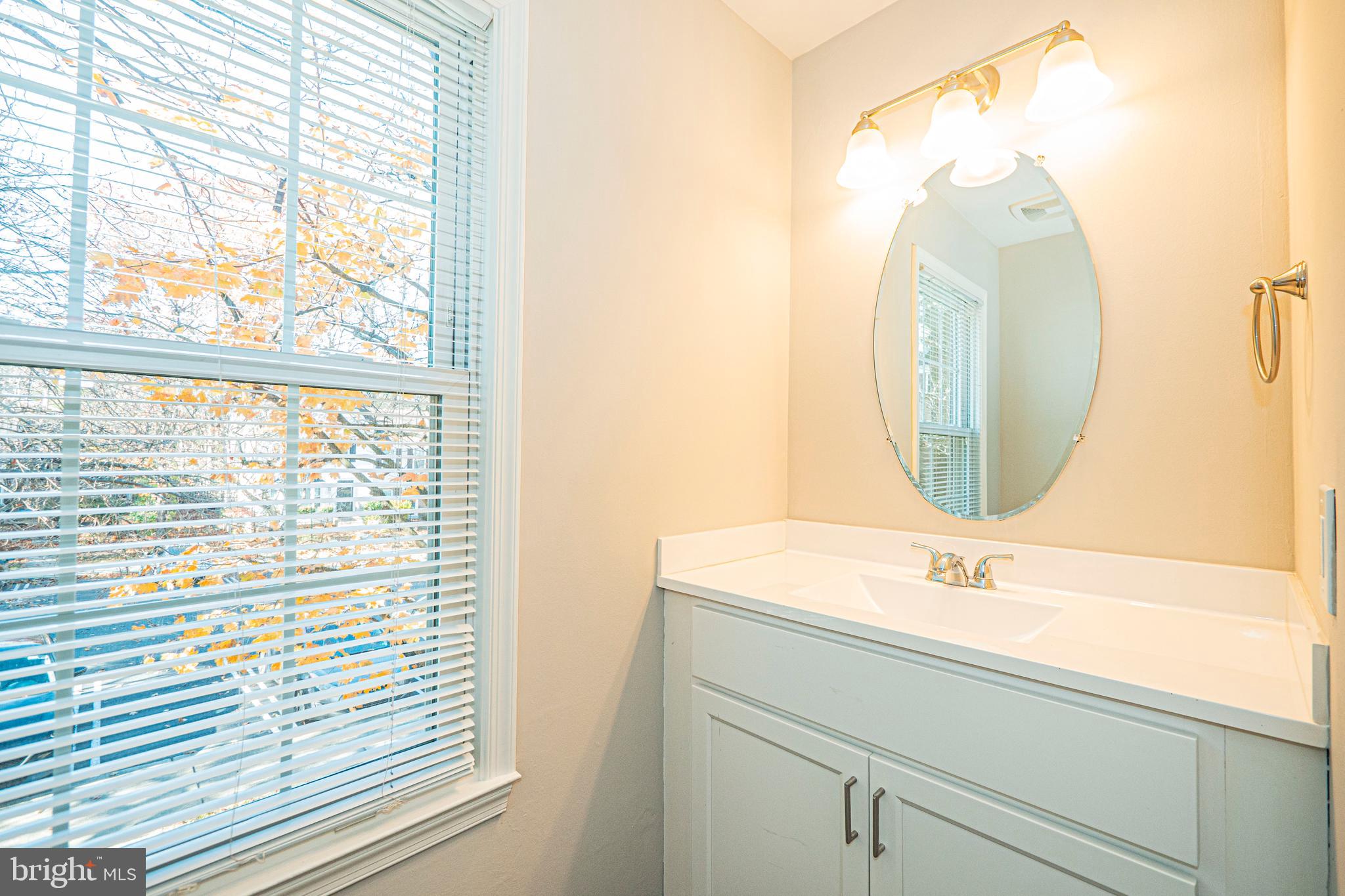 WOODLAND HILLS - Residential