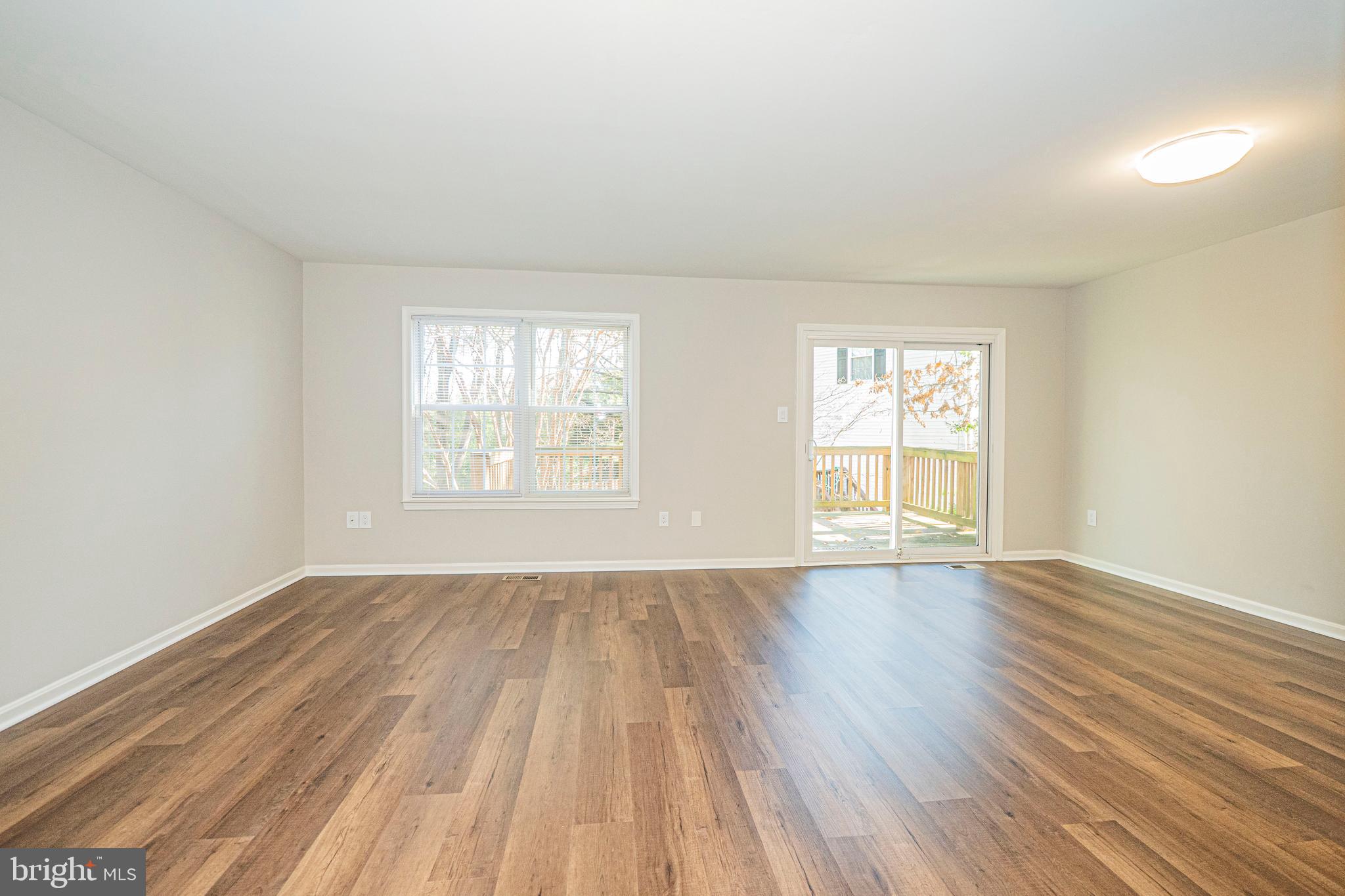 WOODLAND HILLS - Residential