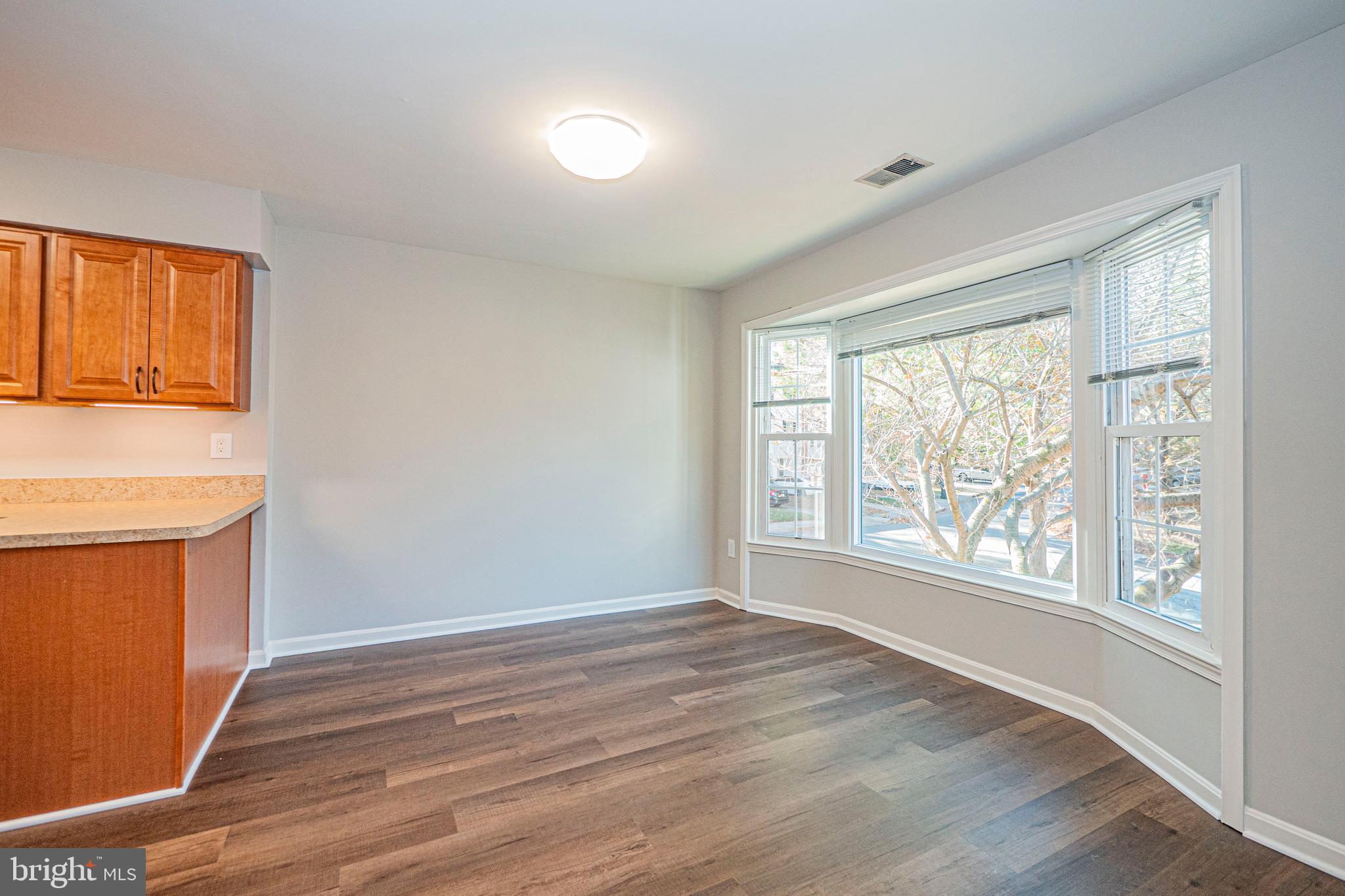 WOODLAND HILLS - Residential