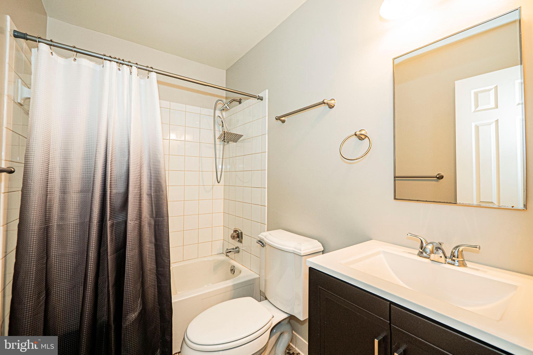 WOODLAND HILLS - Residential