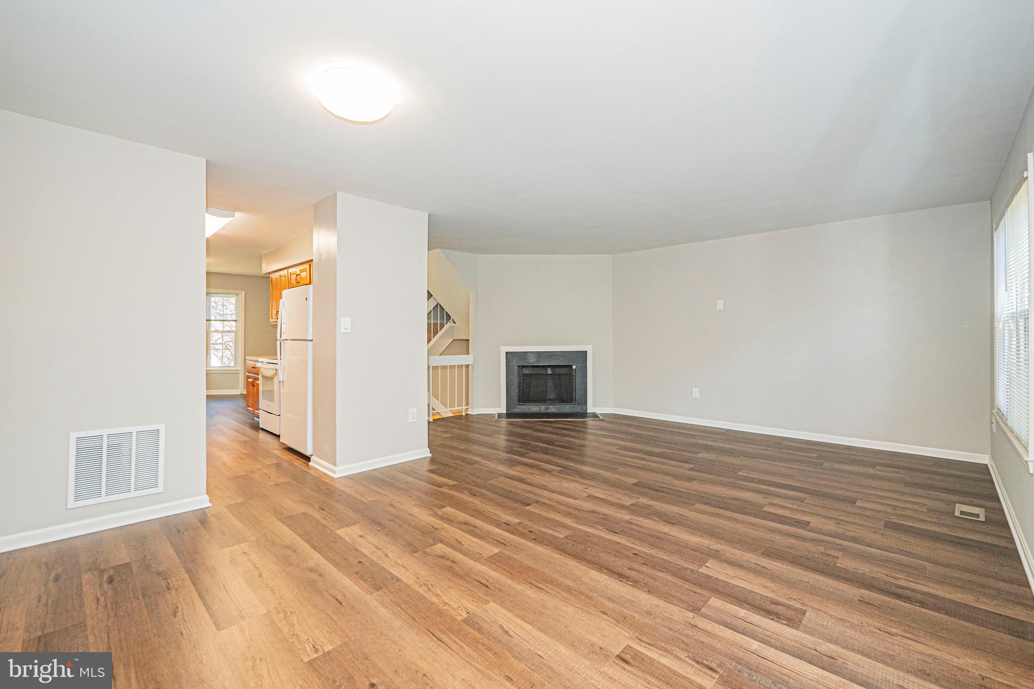 WOODLAND HILLS - Residential