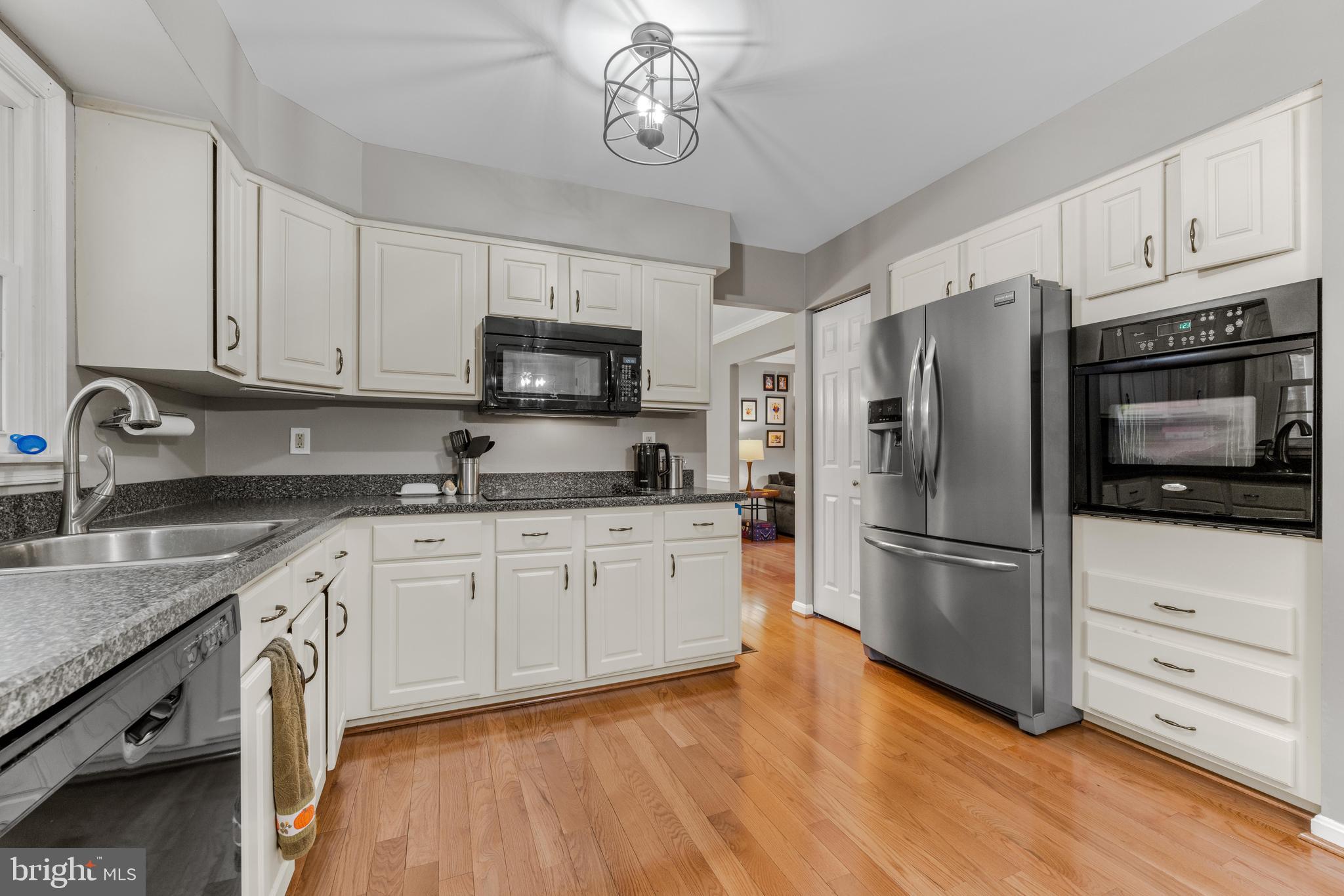 FOREST LAKES - Residential