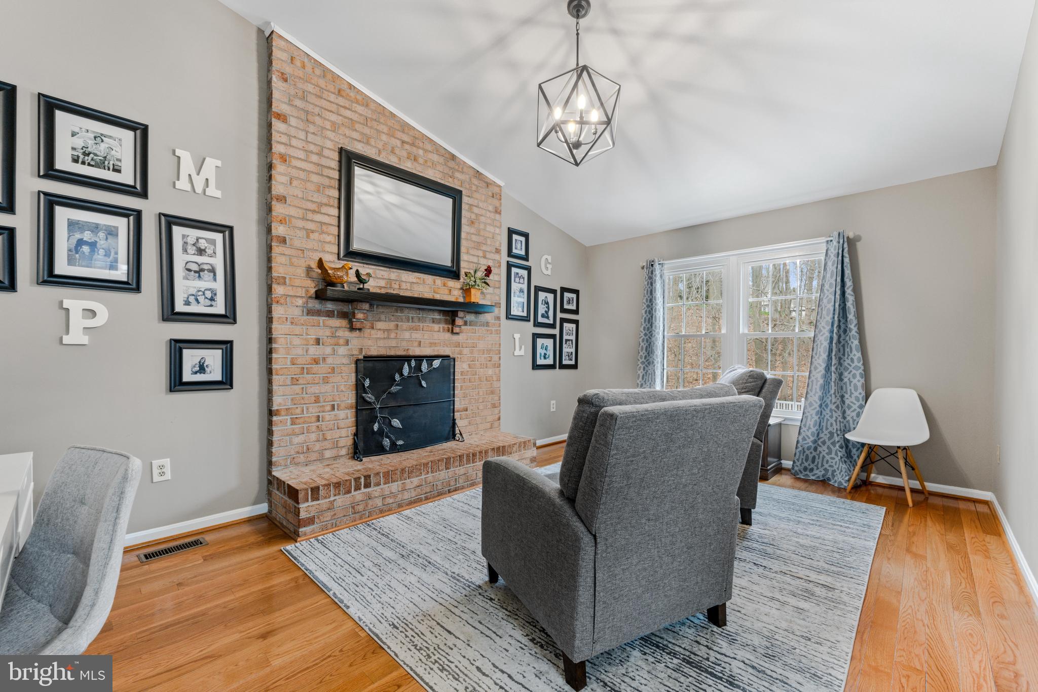 FOREST LAKES - Residential