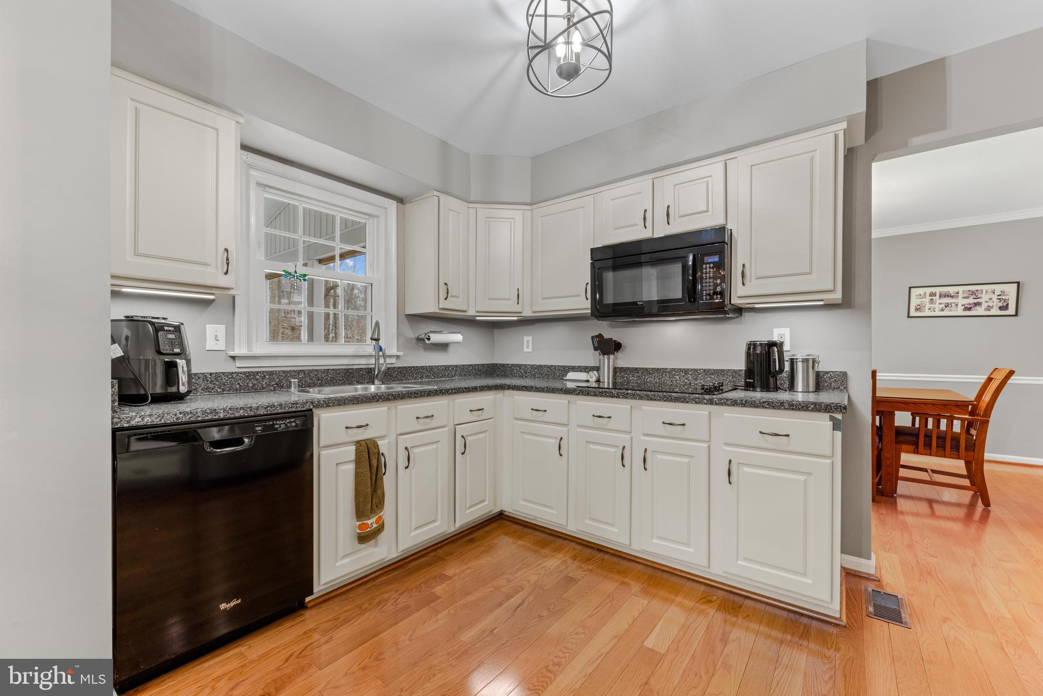 FOREST LAKES - Residential