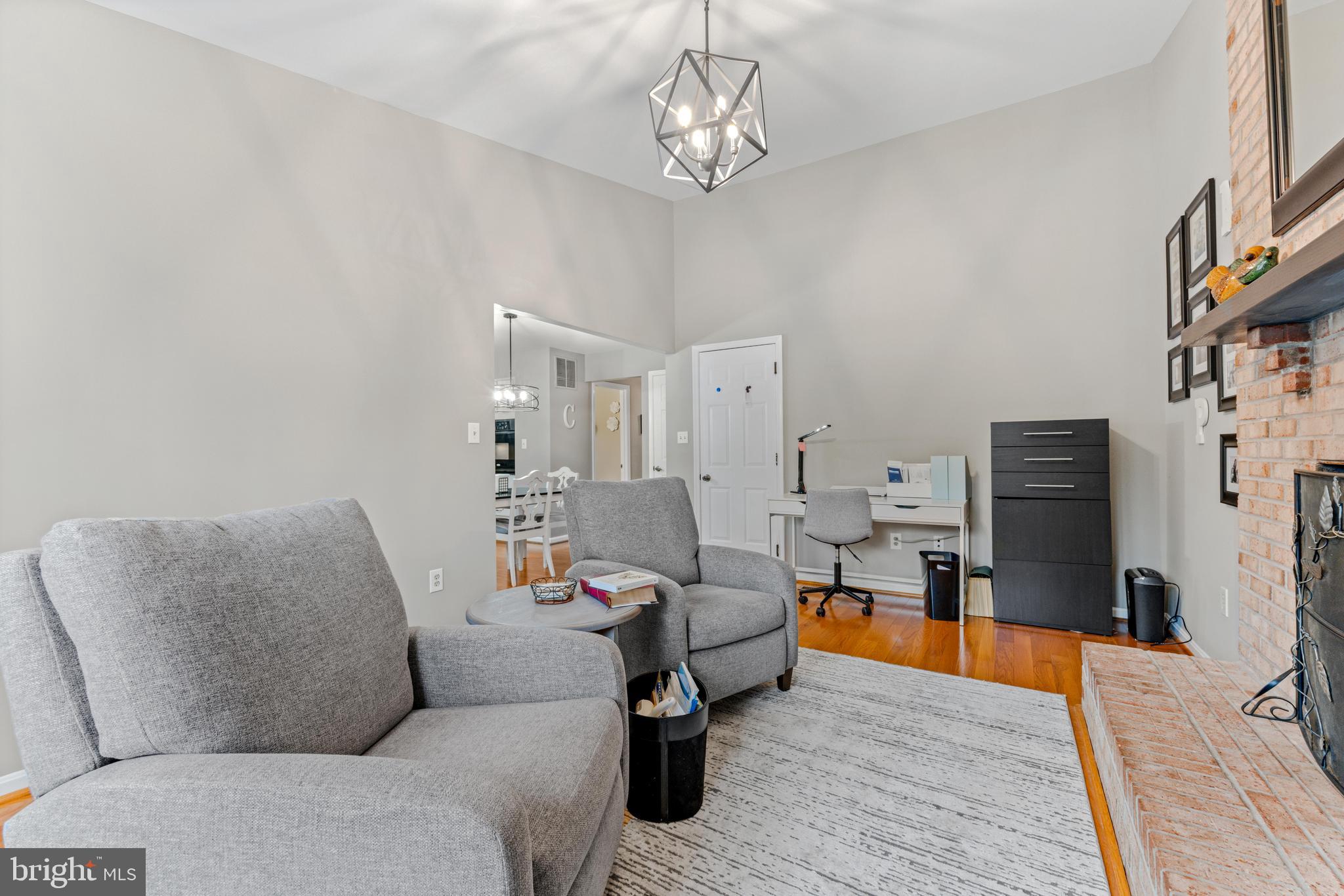 FOREST LAKES - Residential