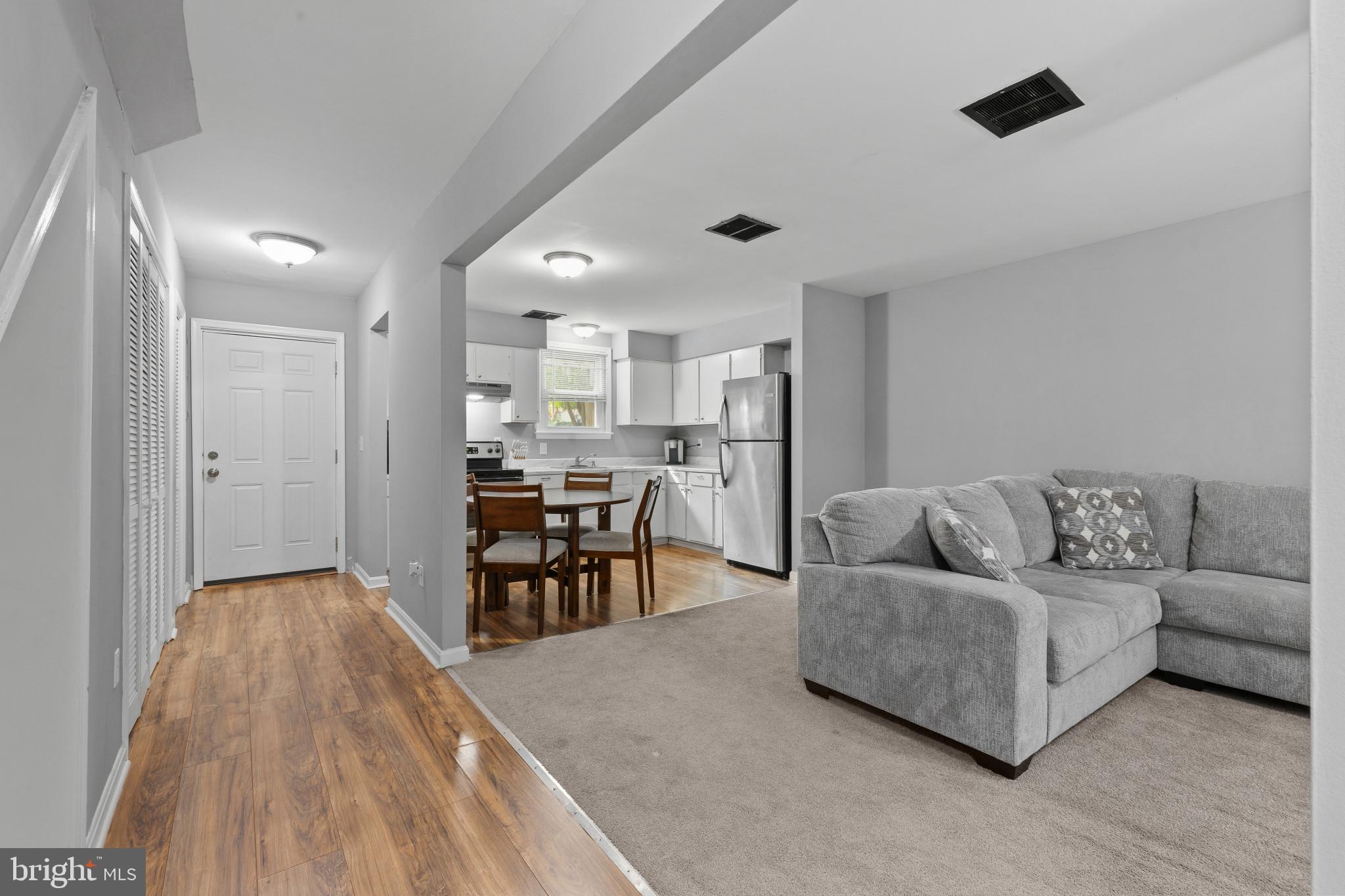 8474 EMERALD LANE