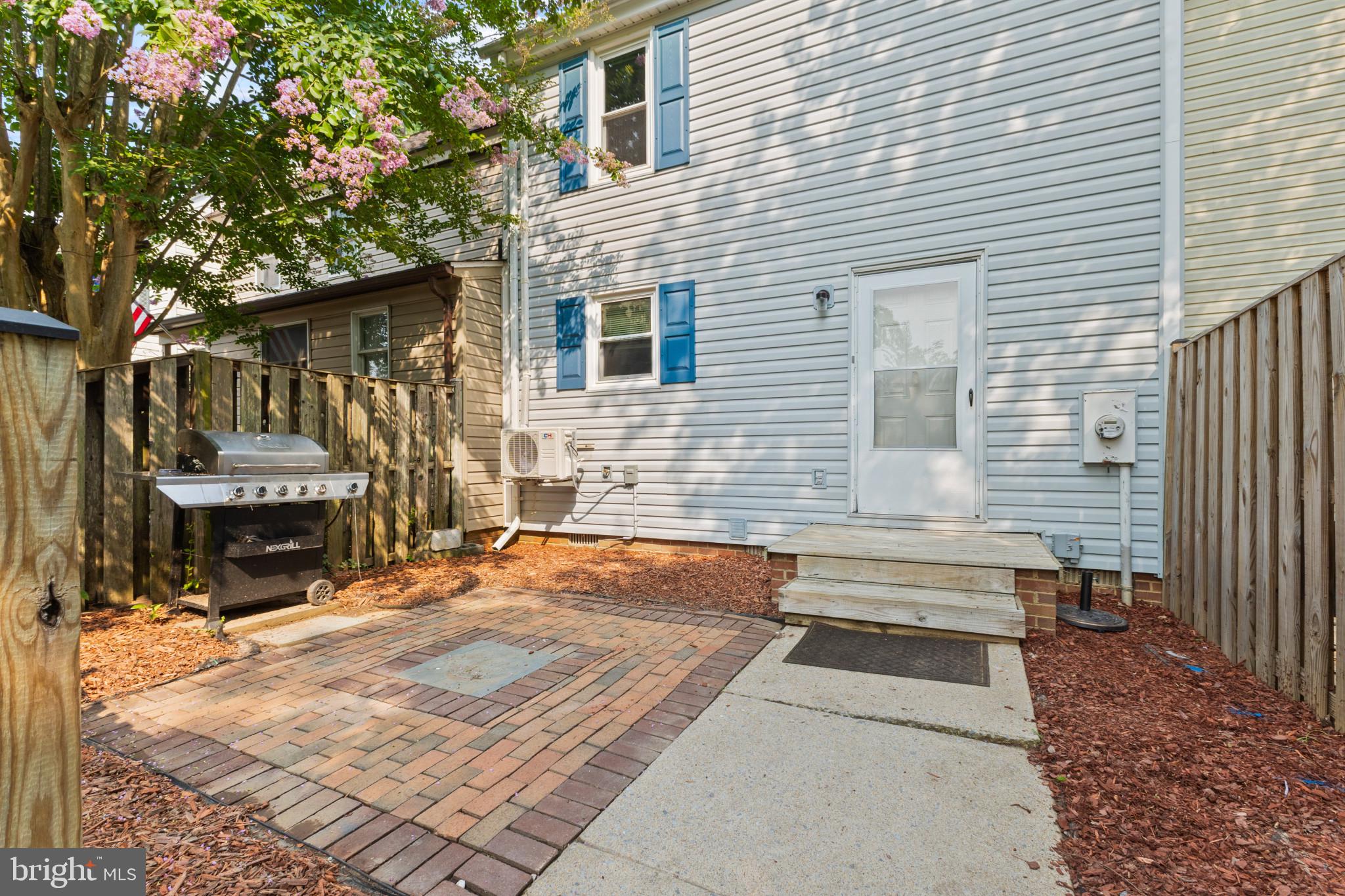 8474 EMERALD LANE