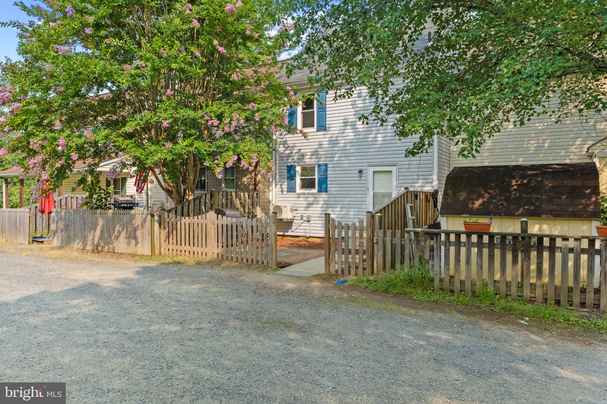 8474 EMERALD LANE