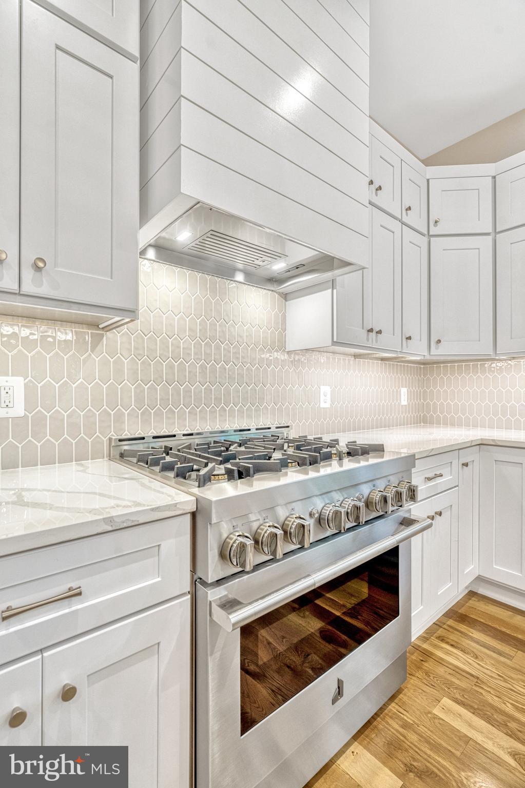 VIENNA WOODS - Residential