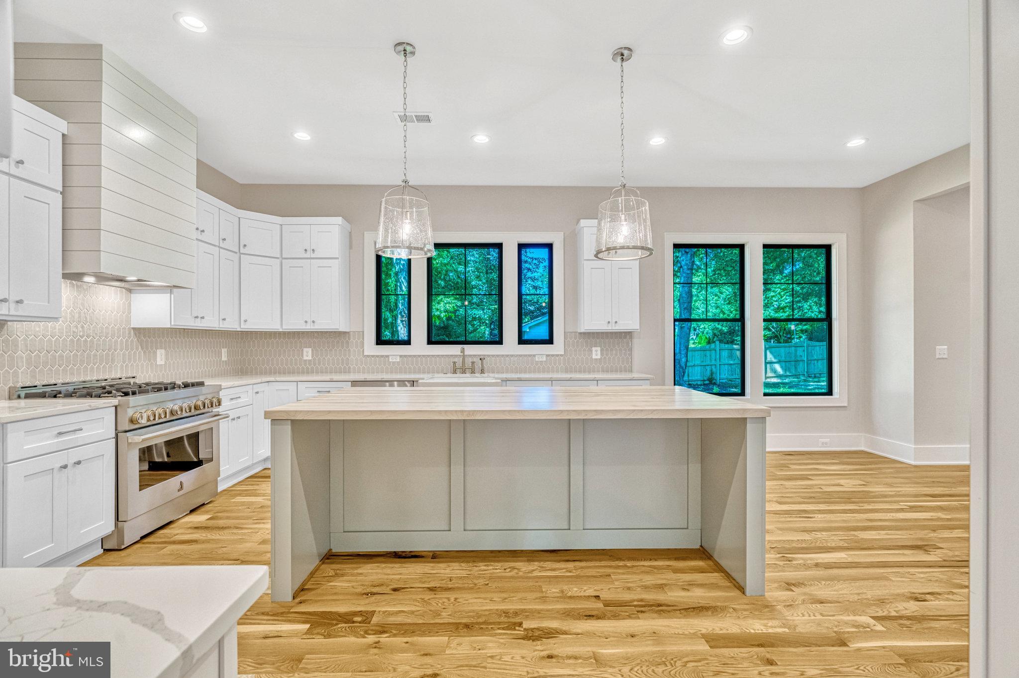 VIENNA WOODS - Residential