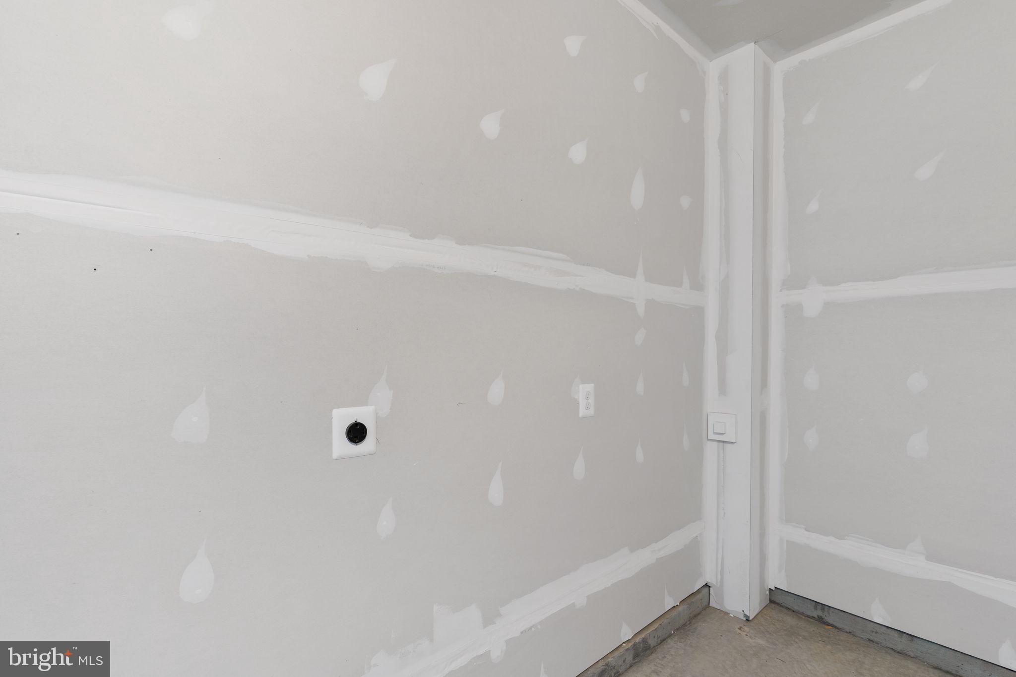 STONEWALL - Residential Lease