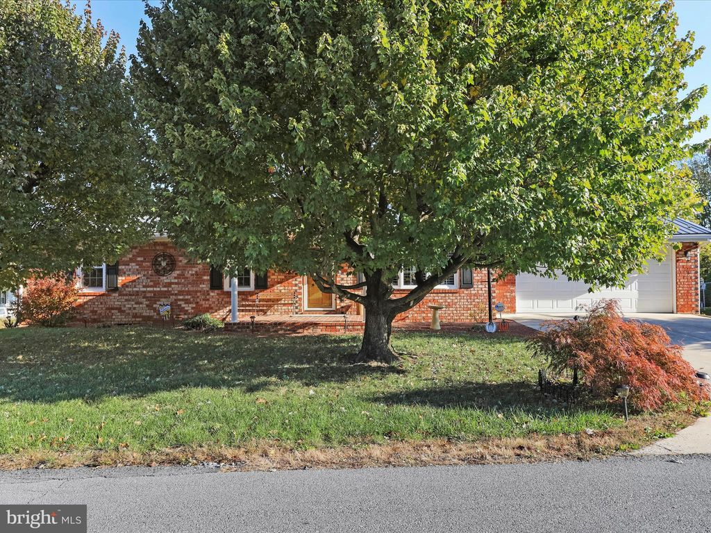 Photo of 647 Mimosa Drive, MARTINSBURG, WV 25404 (MLS # WVBE2045392)