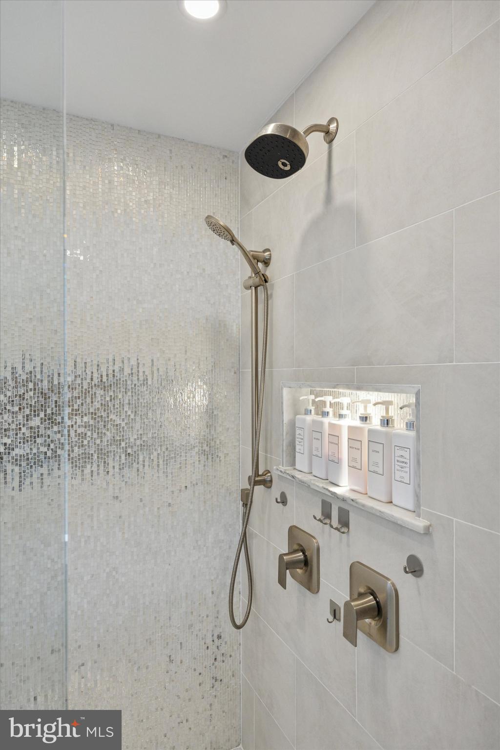 ERIN GLEN - Residential