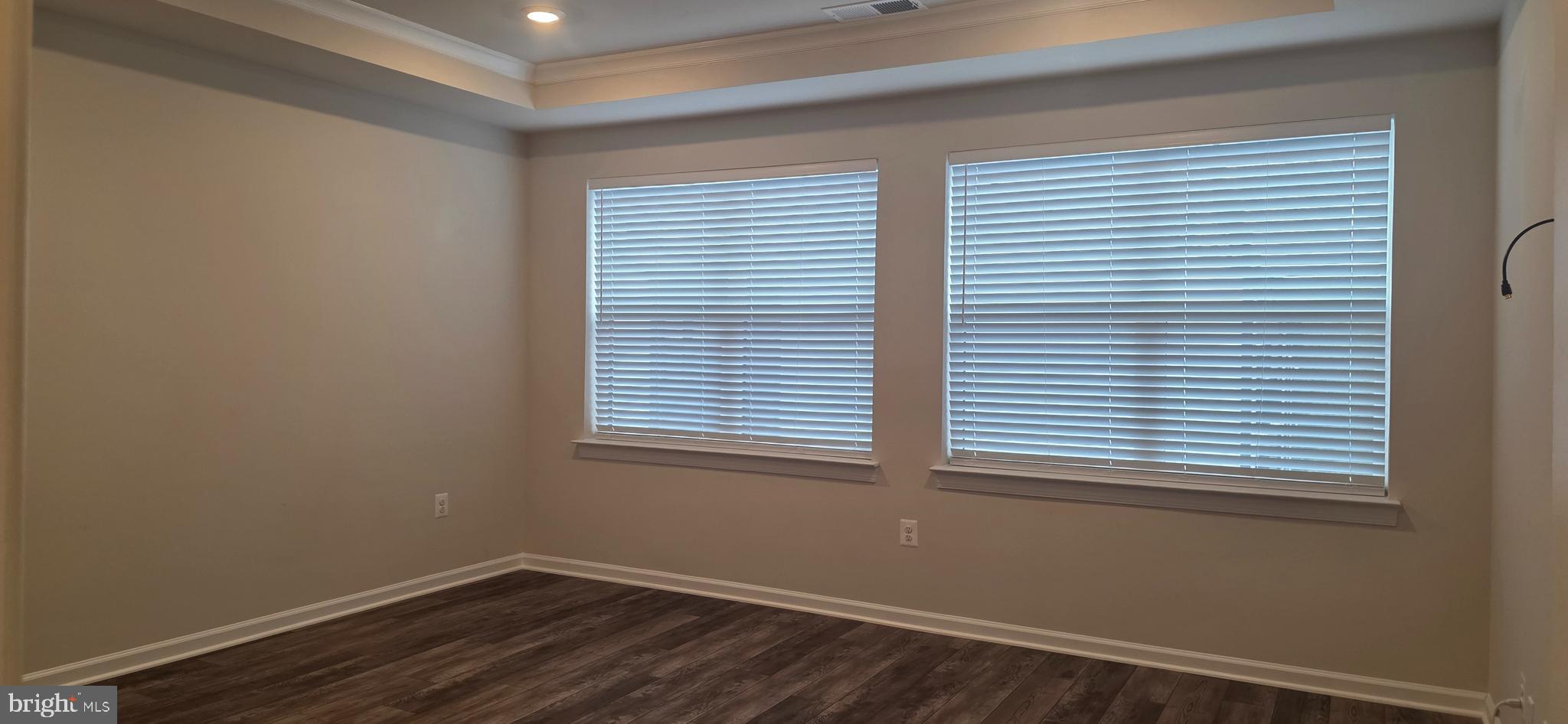 METRO WALK AT MOOREFIELD STATION - Residential Lease