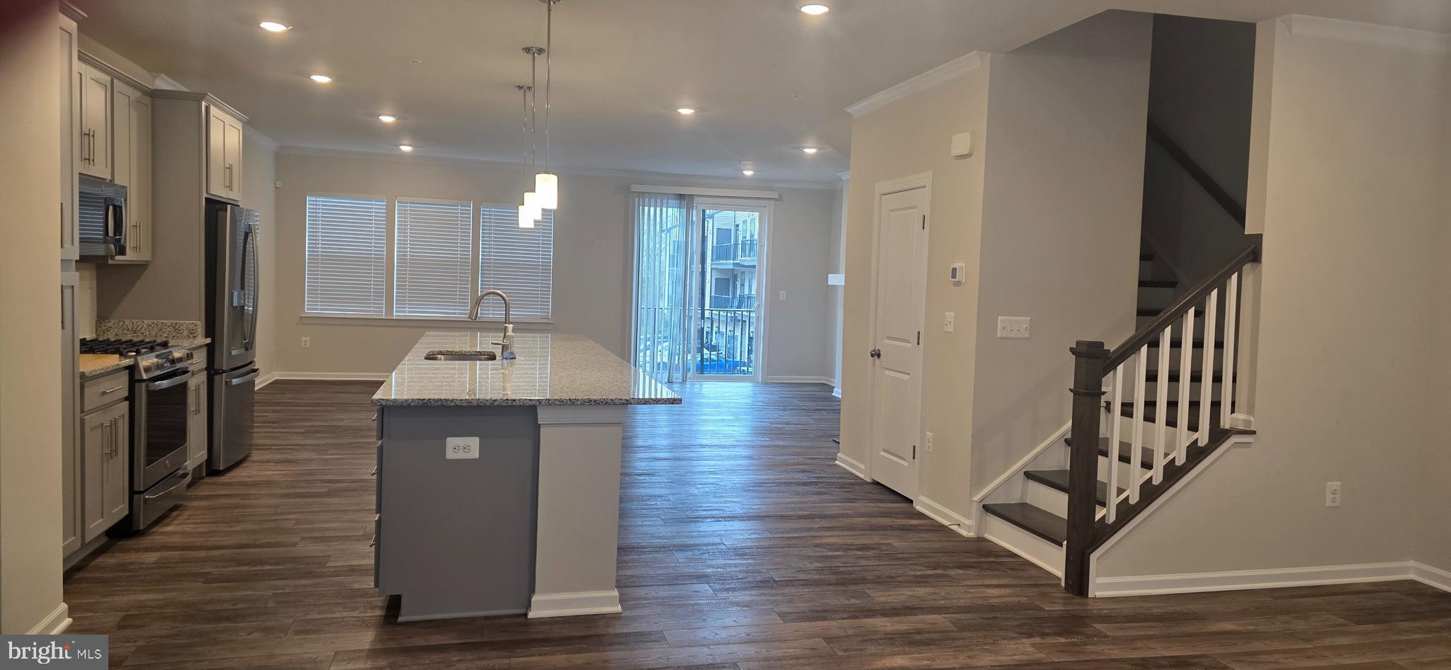 METRO WALK AT MOOREFIELD STATION - Residential Lease