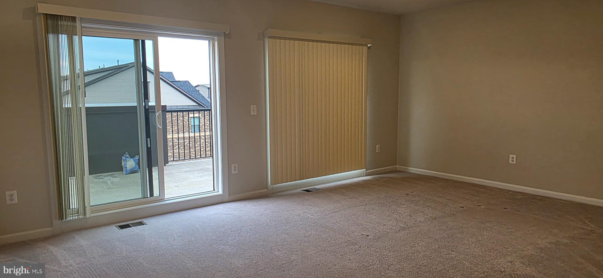 METRO WALK AT MOOREFIELD STATION - Residential Lease