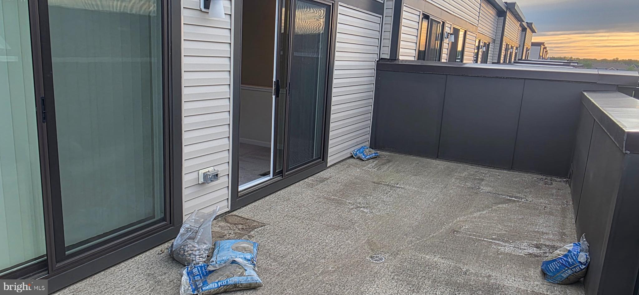 METRO WALK AT MOOREFIELD STATION - Residential Lease