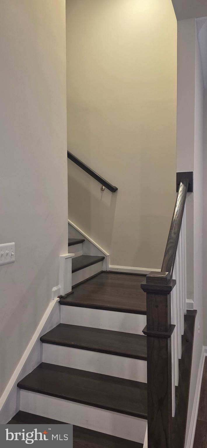 METRO WALK AT MOOREFIELD STATION - Residential Lease