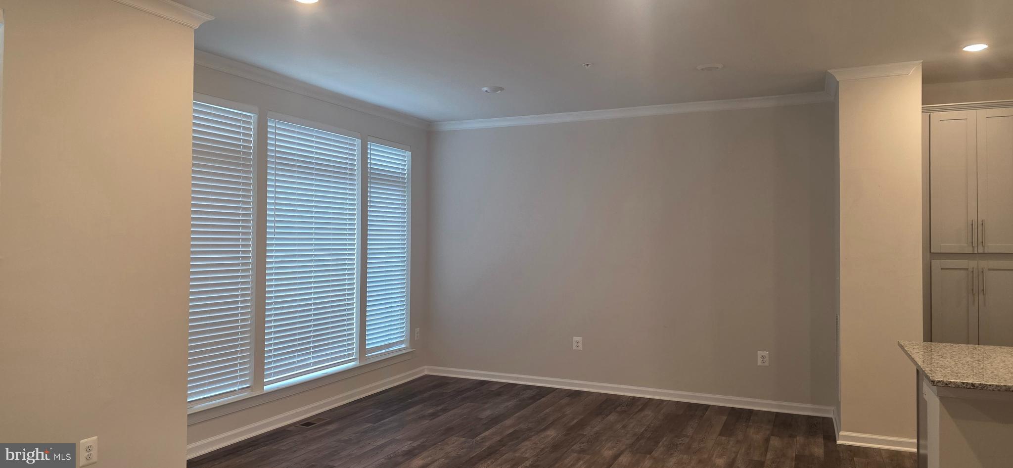 METRO WALK AT MOOREFIELD STATION - Residential Lease