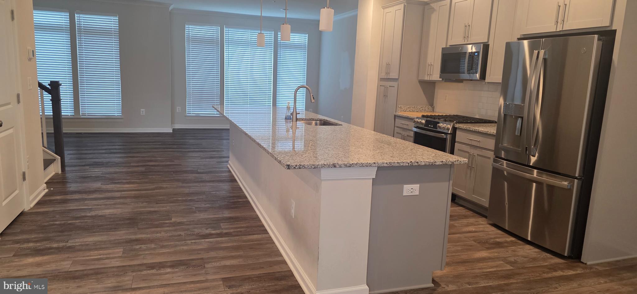 METRO WALK AT MOOREFIELD STATION - Residential Lease