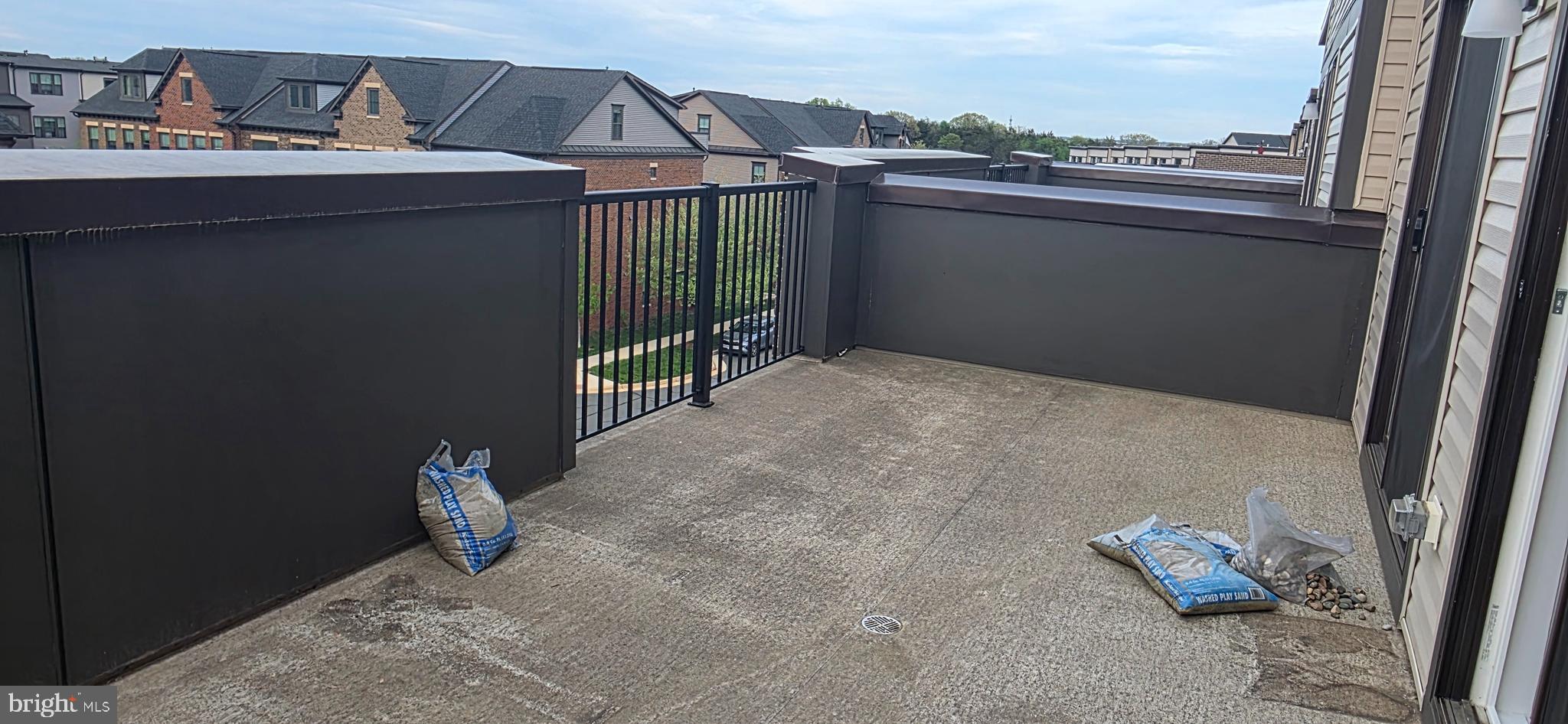 METRO WALK AT MOOREFIELD STATION - Residential Lease