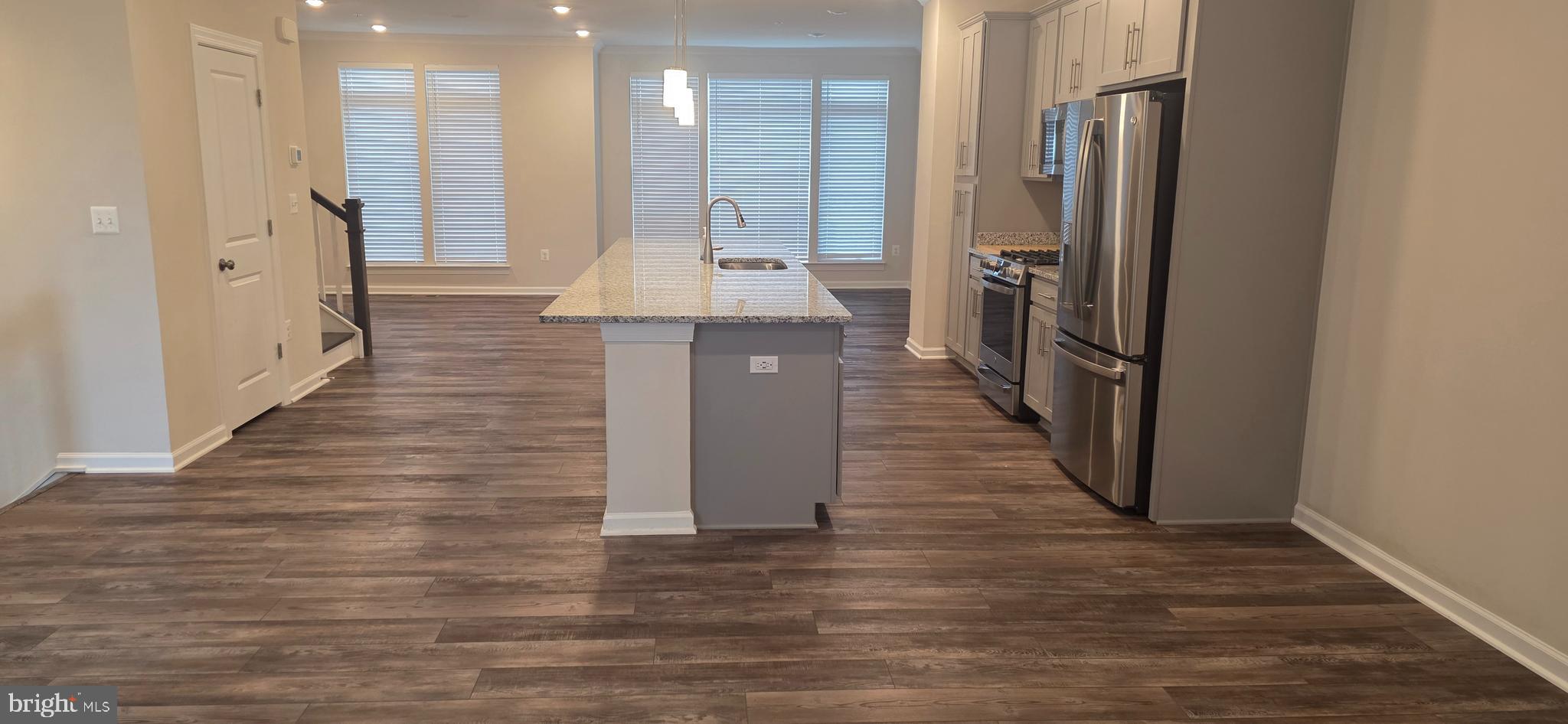 METRO WALK AT MOOREFIELD STATION - Residential Lease