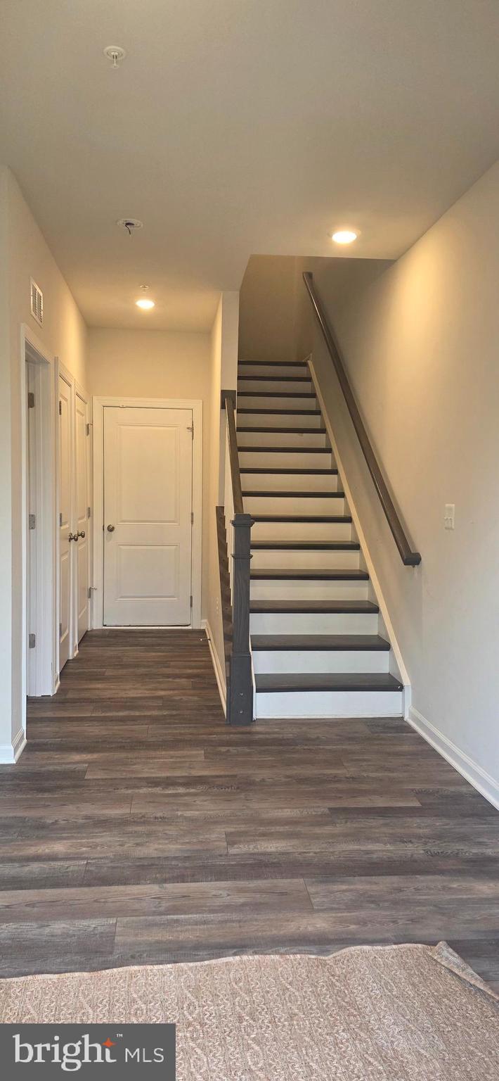 METRO WALK AT MOOREFIELD STATION - Residential Lease