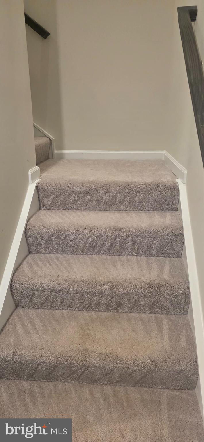 METRO WALK AT MOOREFIELD STATION - Residential Lease