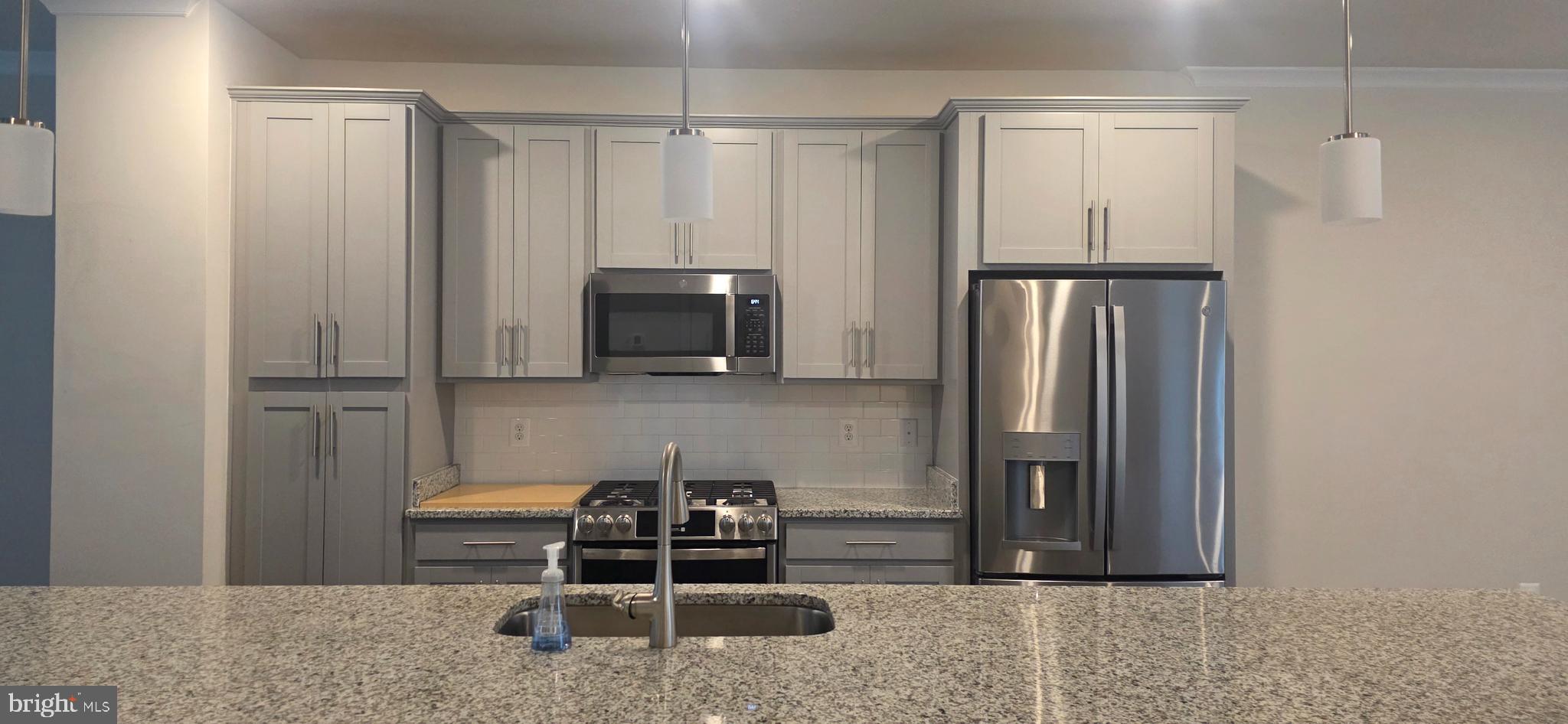 METRO WALK AT MOOREFIELD STATION - Residential Lease