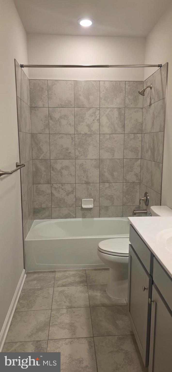 METRO WALK AT MOOREFIELD STATION - Residential Lease