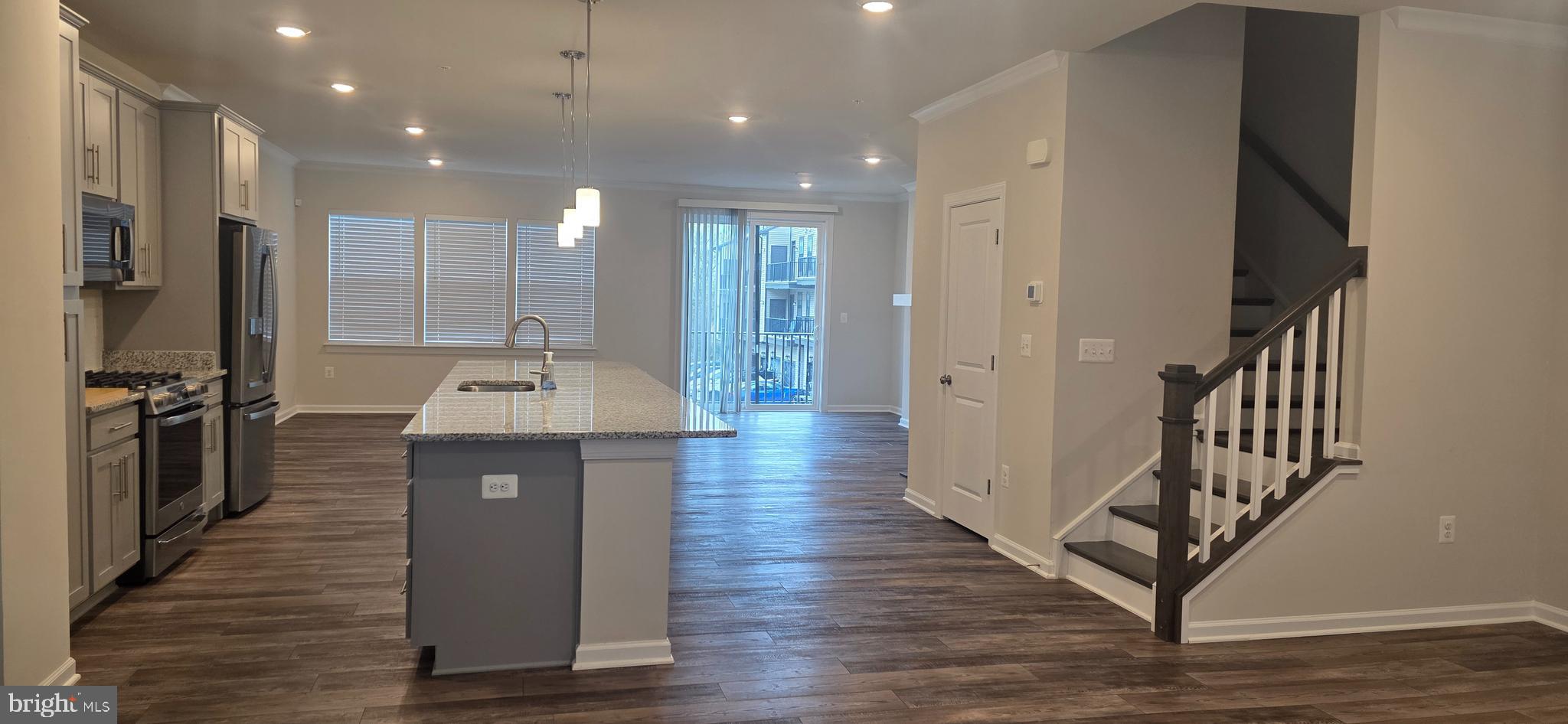 METRO WALK AT MOOREFIELD STATION - Residential Lease