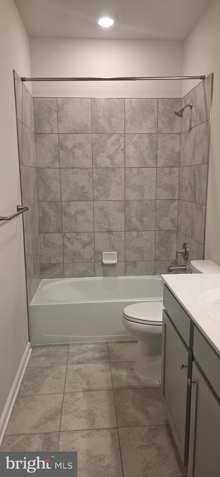 METRO WALK AT MOOREFIELD STATION - Residential Lease