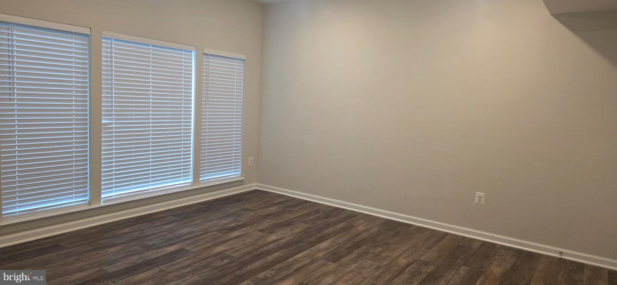 METRO WALK AT MOOREFIELD STATION - Residential Lease