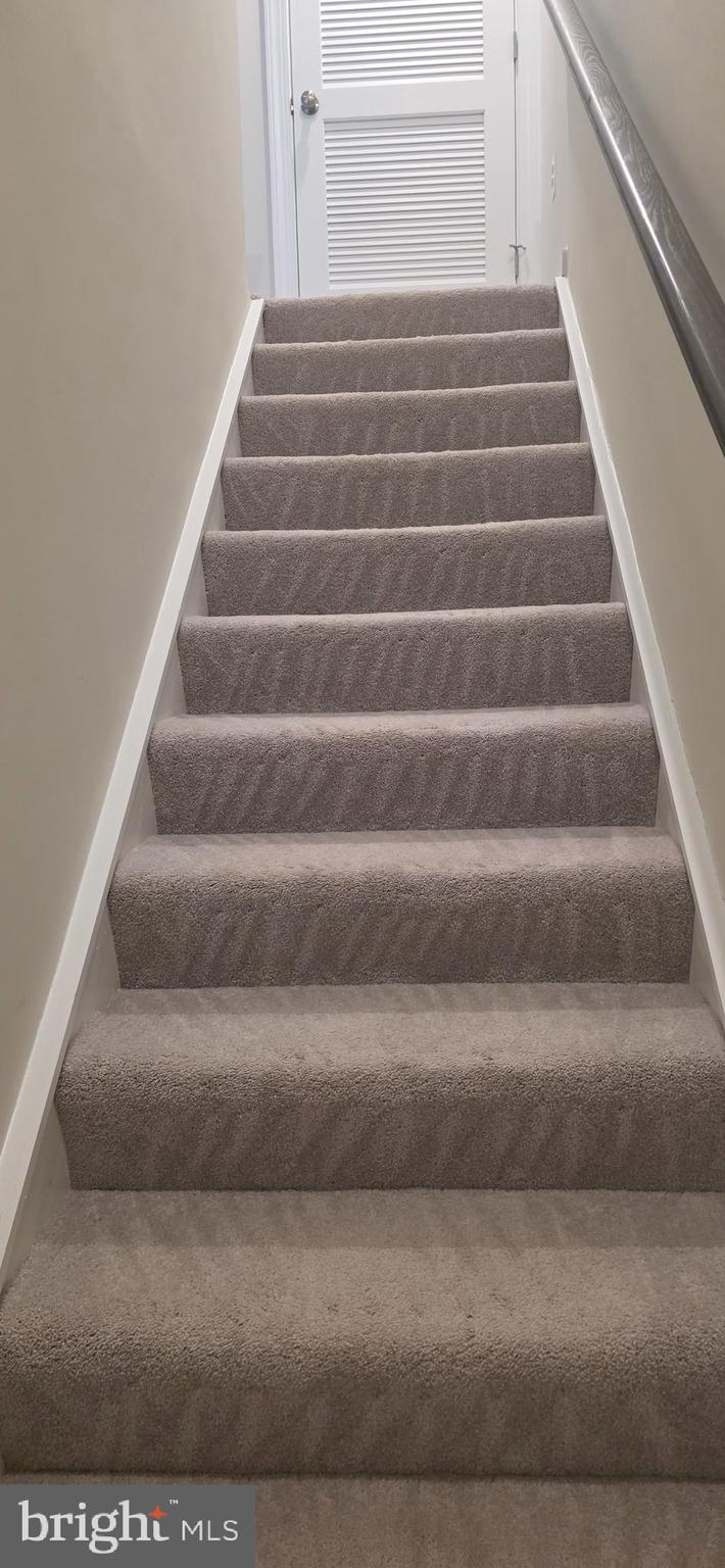 METRO WALK AT MOOREFIELD STATION - Residential Lease