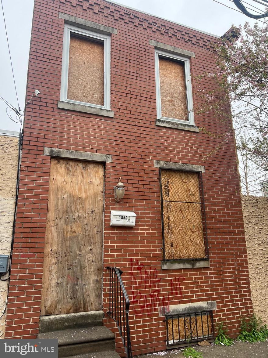 ***Investor Alert!Property is being sold as is - Sight unseen.  Being  sold with adjacent lot 1852 e Oakdale  MLS#  PAPH2467590*** 1850 East Oakdale Street, Philadelphia. Nestled in the thriving Fishtown-Kensington area, this 863 sq. ft. property is prime for full renovation or a complete demo and rebuild.