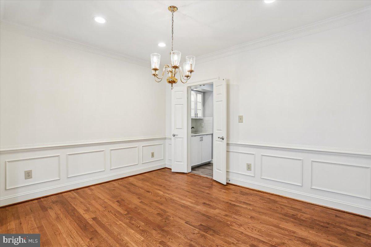 8912 BARROWGATE COURT