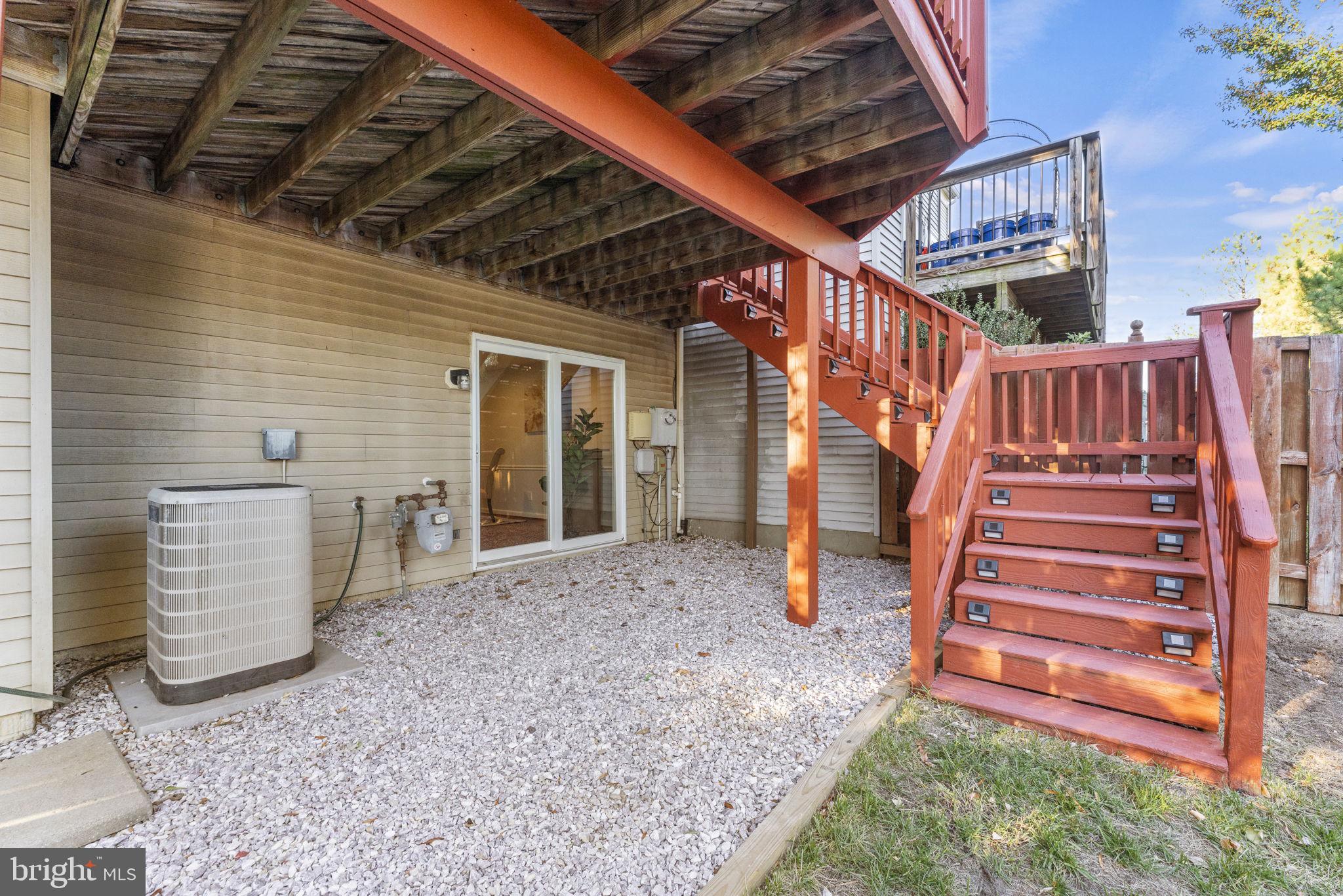 RIVER OAKS - Residential