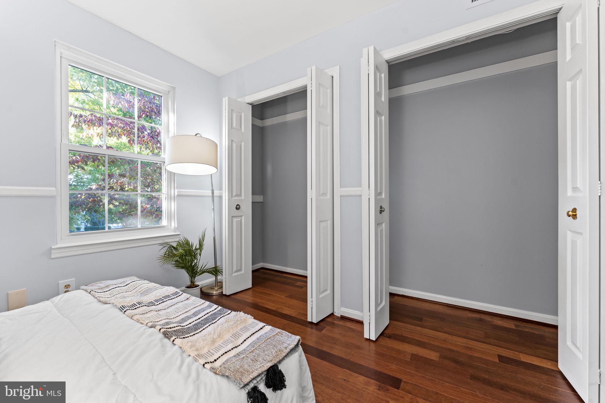 RIVER OAKS - Residential