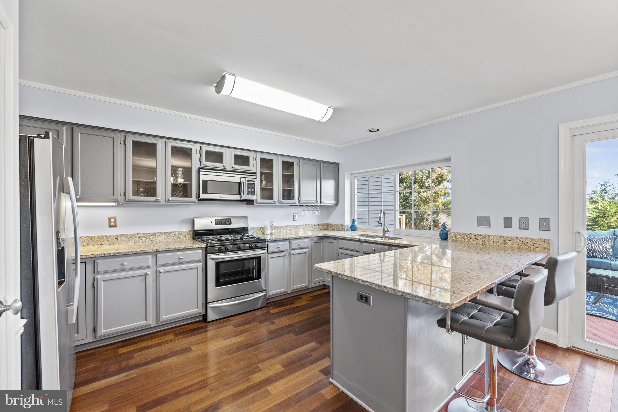 RIVER OAKS - Residential