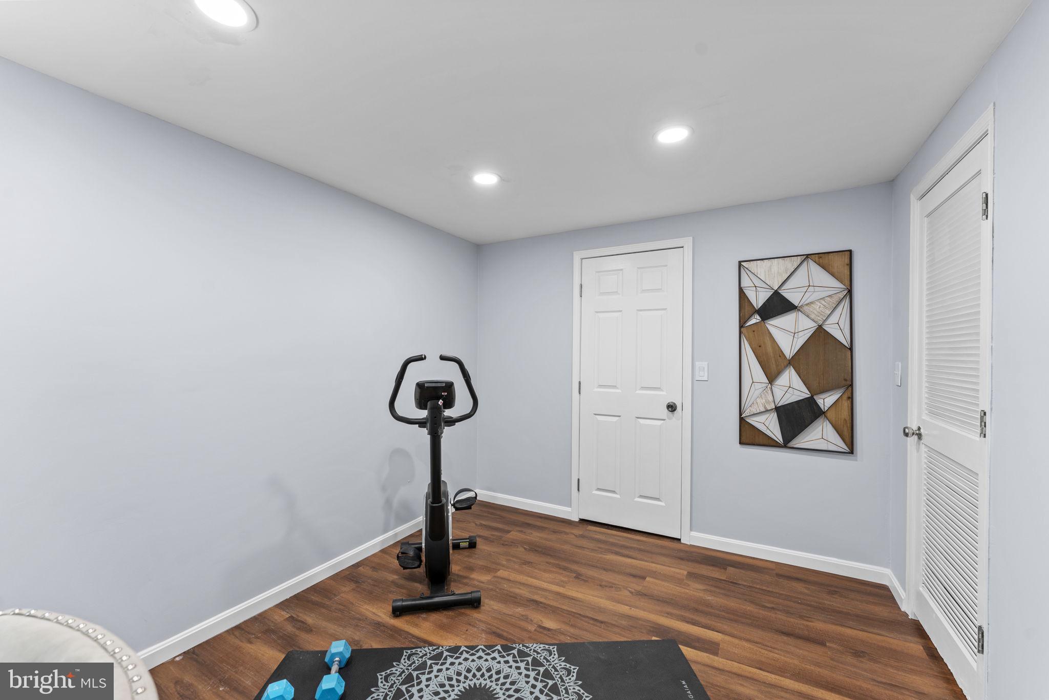 RIVER OAKS - Residential