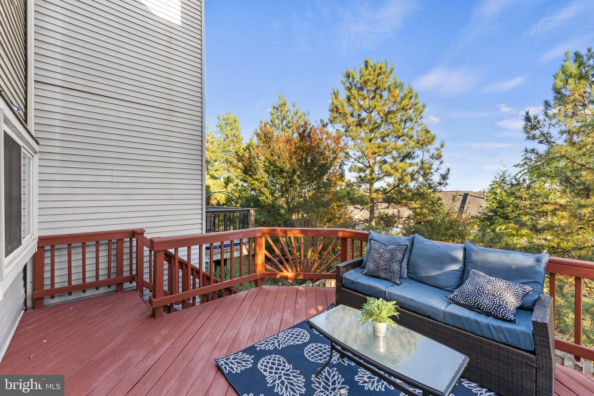 RIVER OAKS - Residential