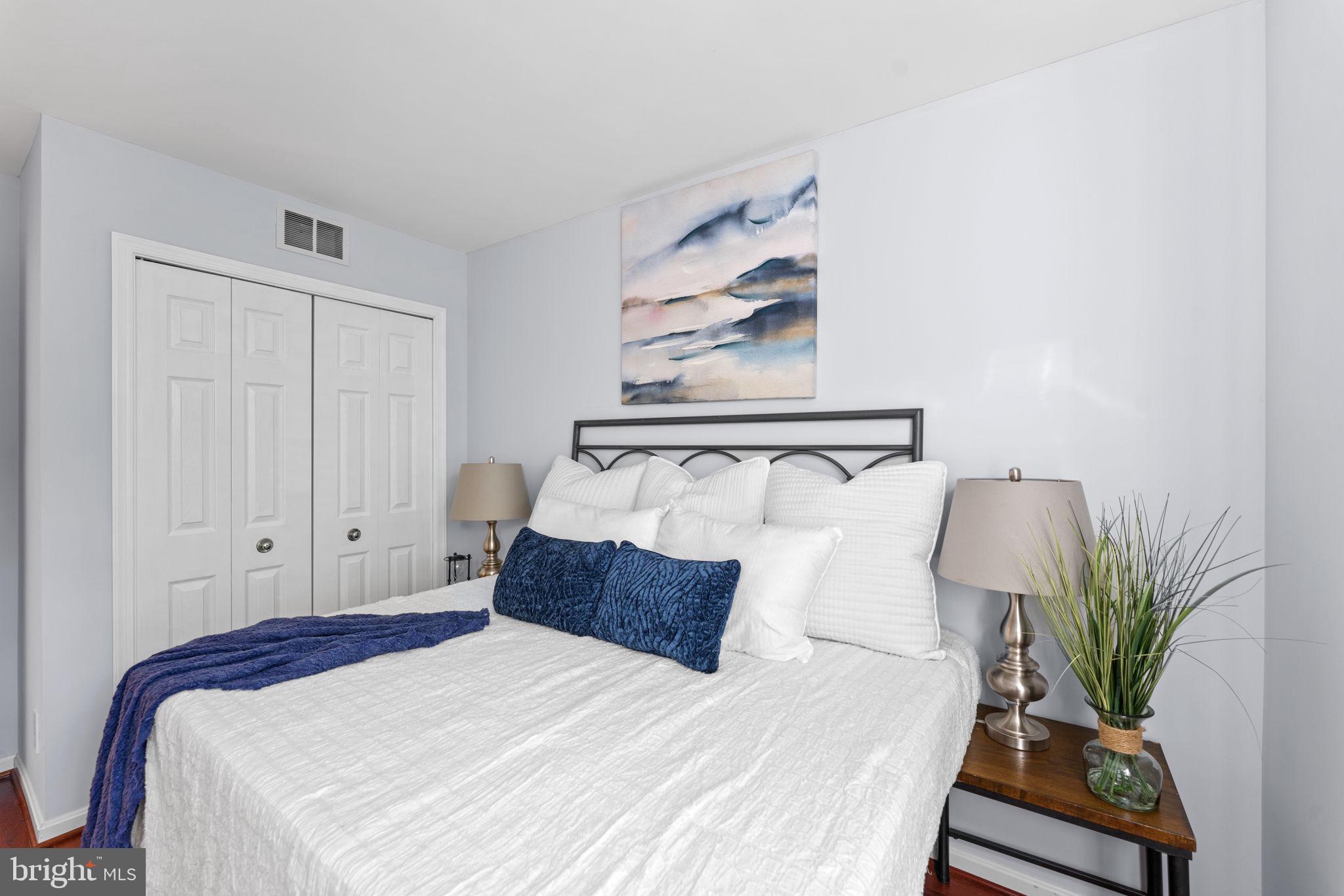 RIVER OAKS - Residential