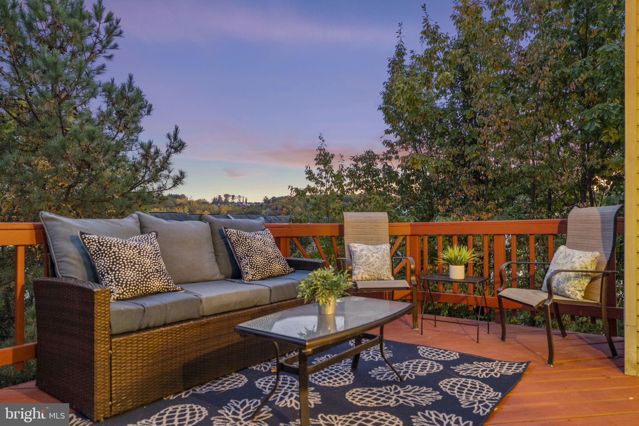 RIVER OAKS - Residential