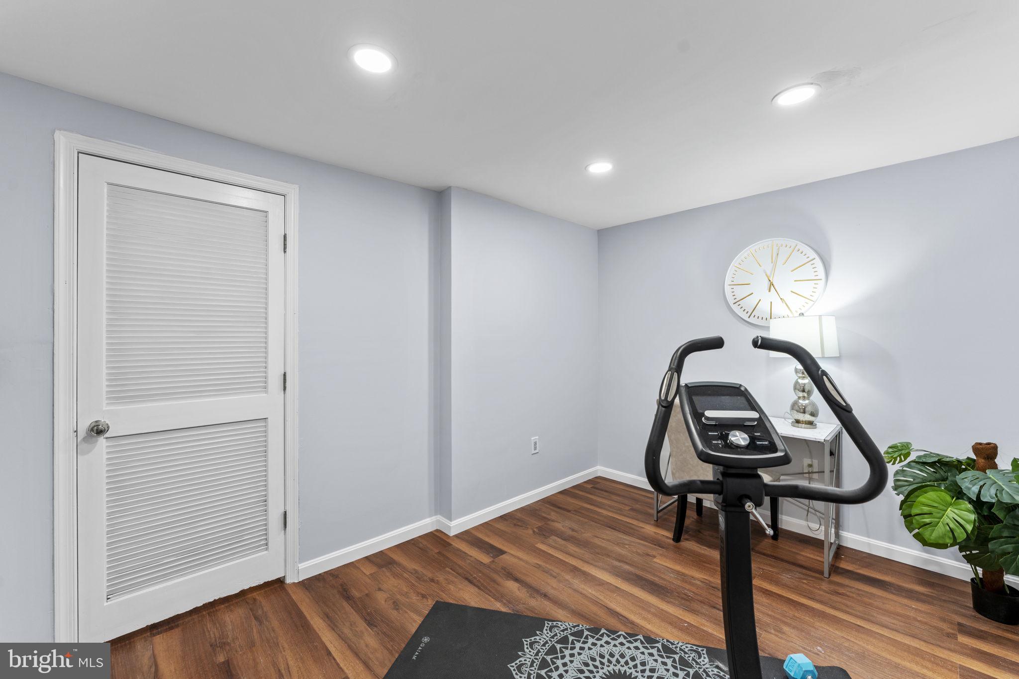 RIVER OAKS - Residential