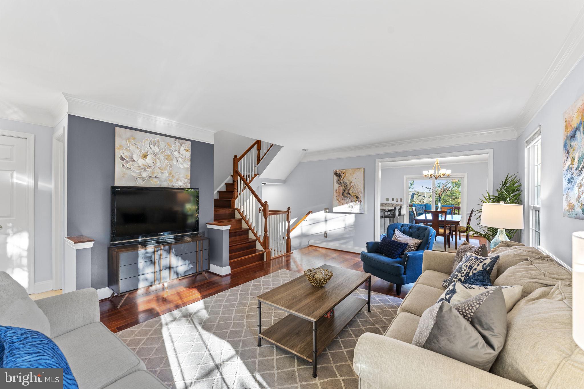 RIVER OAKS - Residential