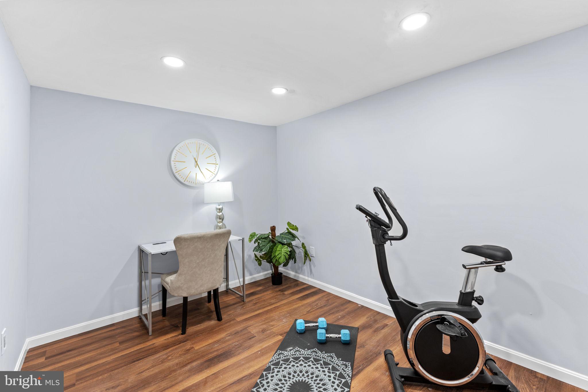 RIVER OAKS - Residential