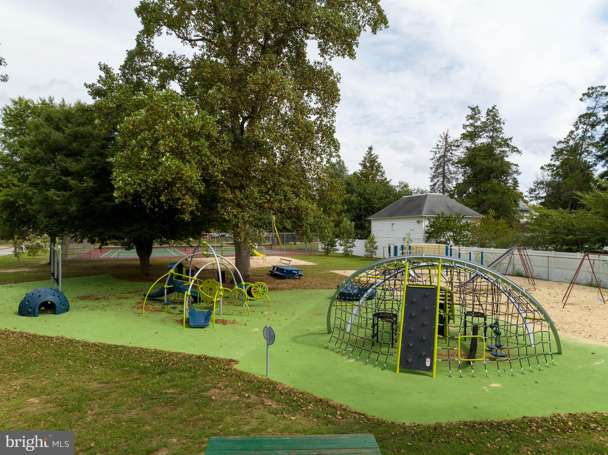 DENTON NARROWS - Residential